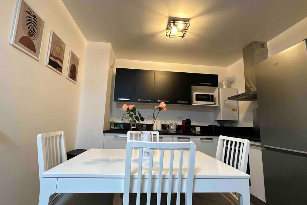 Appartement Cozy - Quartier Residentiel Melun Kültér fotó