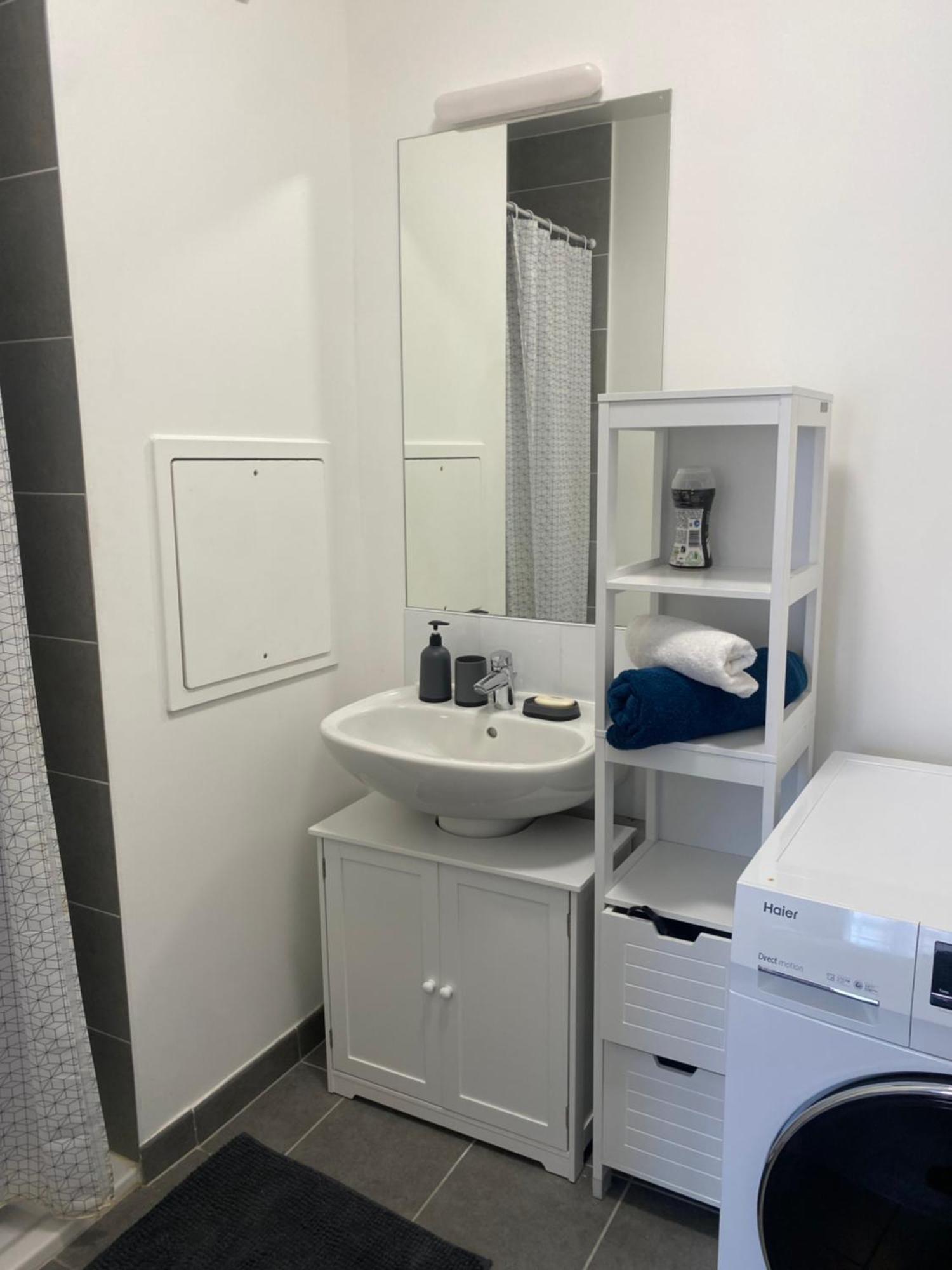Appartement Cozy - Quartier Residentiel Melun Kültér fotó